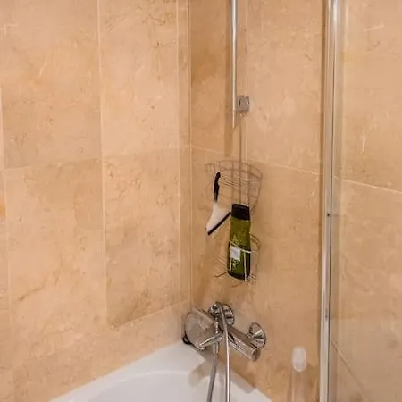 Apartment 3 Bed In Benahavis