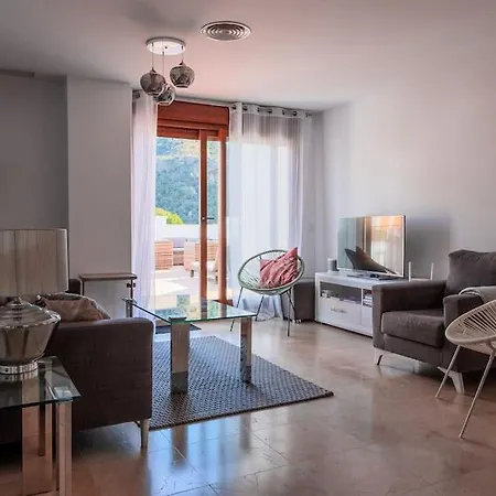 3 Bed In *