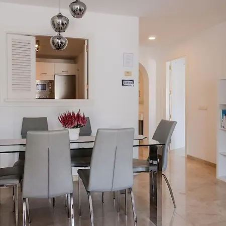3 Bed In Apartment *